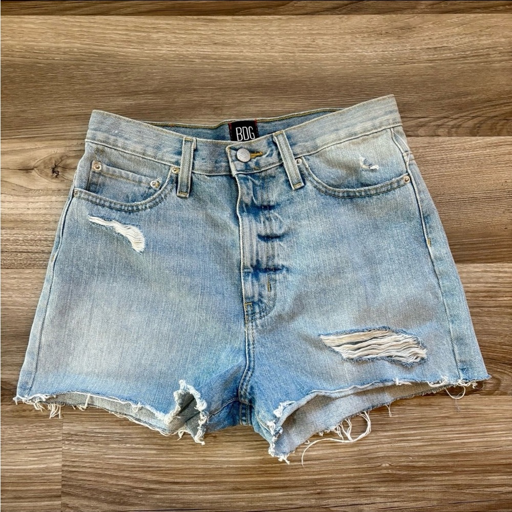 BDG women’s denim shorts-size 27